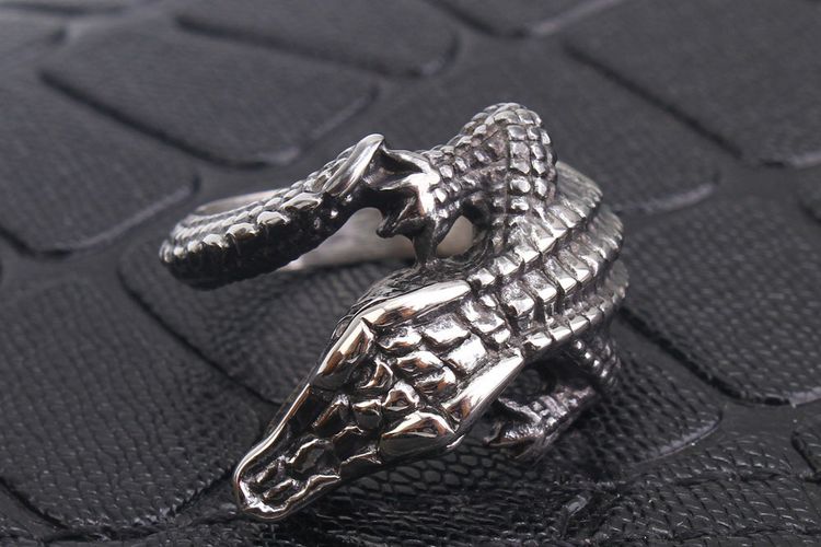 Titanium Cast Crocodile Men's Stainless Steel Ring