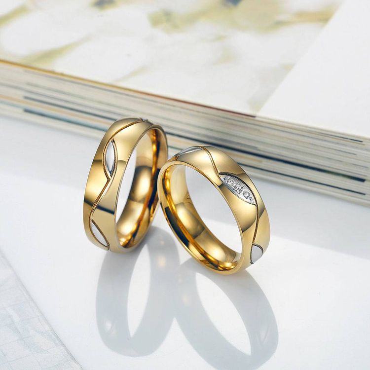 Fashion classic romantic unique 18K gold titanium steel with diamonds couple ring wholesale