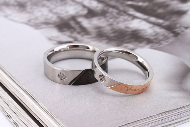 Titanium Stainless Steel Couple Rings Stylish Diamond Encrusted Alphabet Ring Wholesale