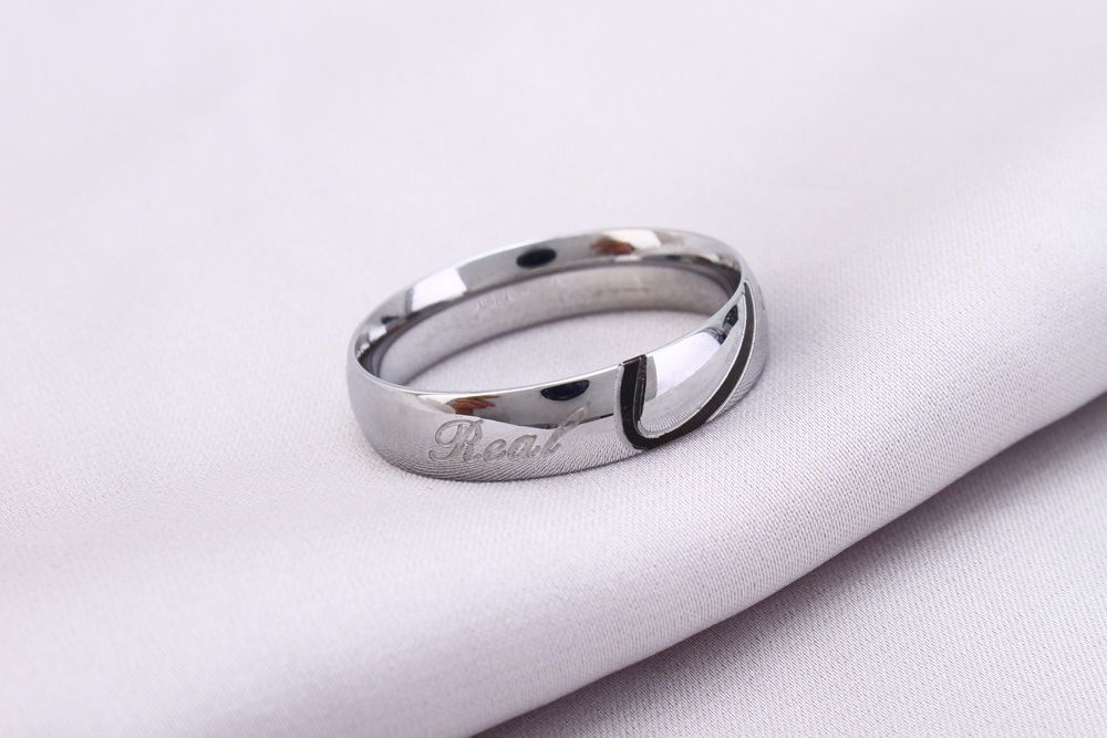 Titanium Stainless Steel Black Gold Wholesale Love Heart Couple Rings Fashion Creative | Wholesale Jewelry Only 3