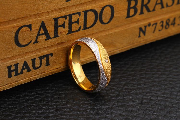 Hot wholesale fashion creative ring hand jewelry stainless steel between gold couple ring | Wholesale Jewelry Only 2