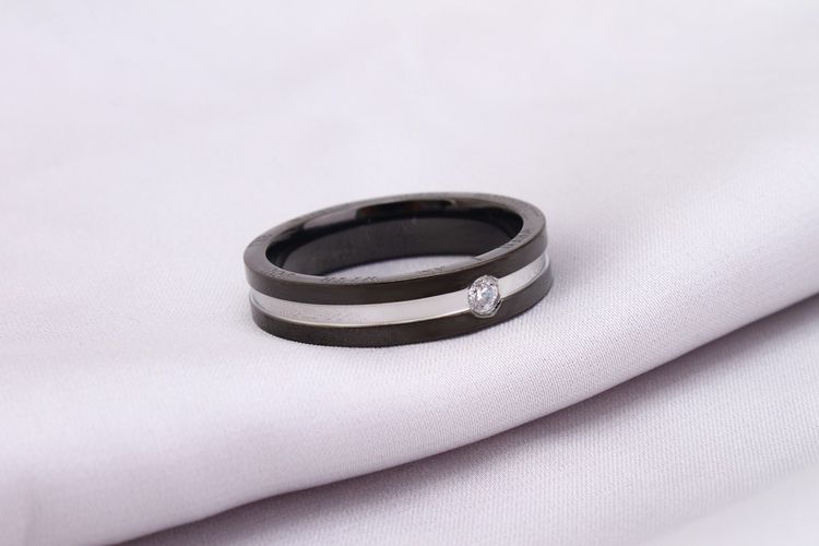 Hundred fashion diamonds black gold titanium steel men's and women's rings | Wholesale Jewelry Only 2