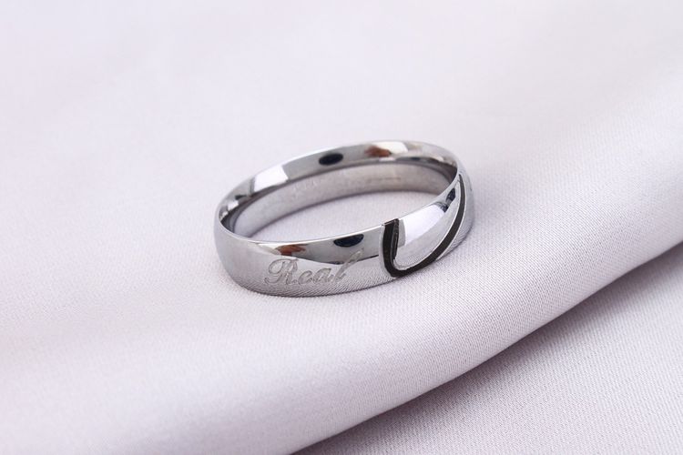 Titanium Stainless Steel Black Gold Wholesale Love Heart Couple Rings Fashion Creative | Wholesale Jewelry Only 3