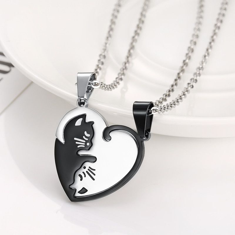 Titanium Steel Creative Black and White Cat Embrace Couple's Necklace | Wholesale Jewelry Only 3